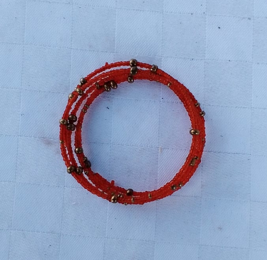 Red Gold Dotted Beaded Bracelet