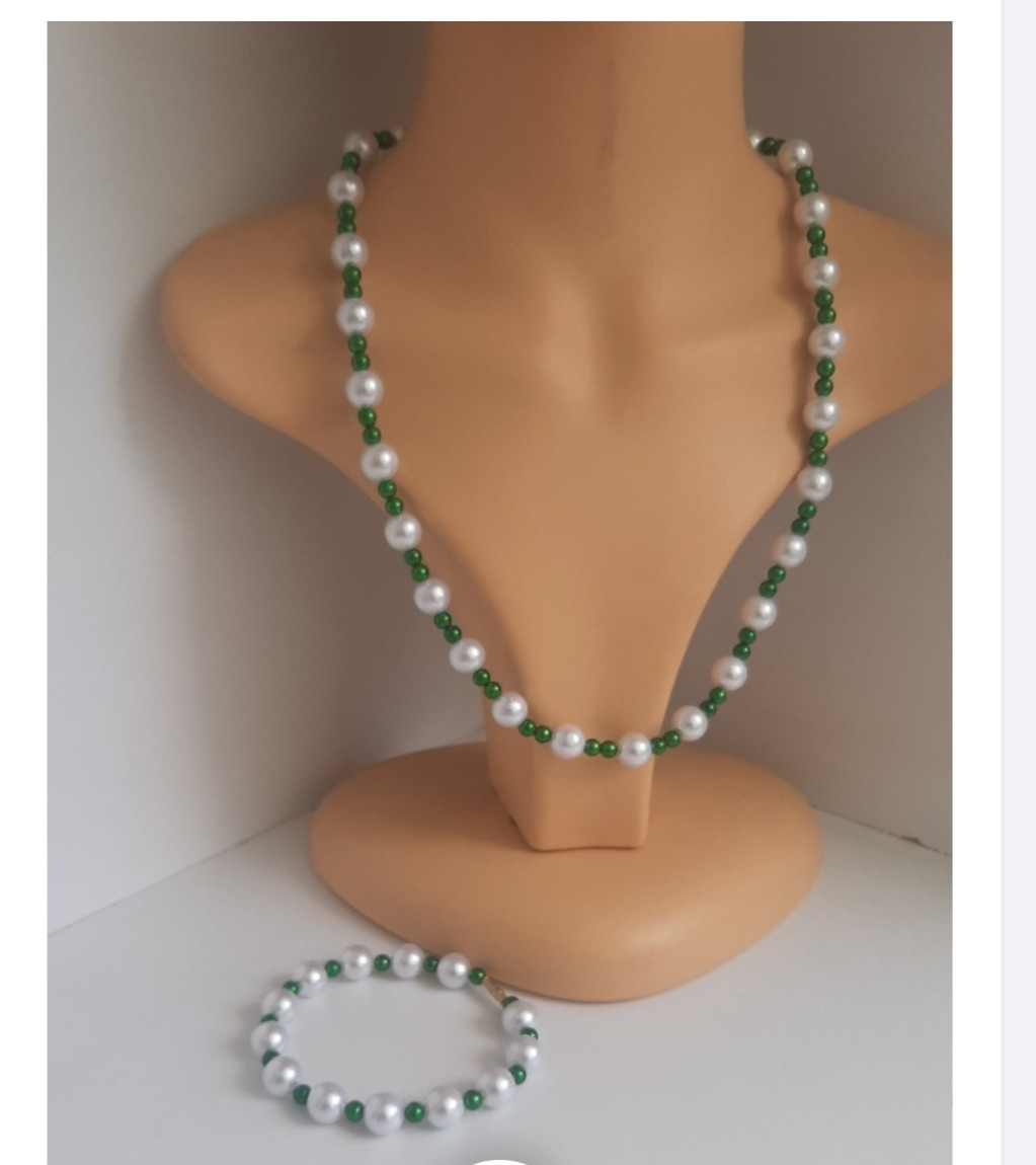 Green White Necklace Set